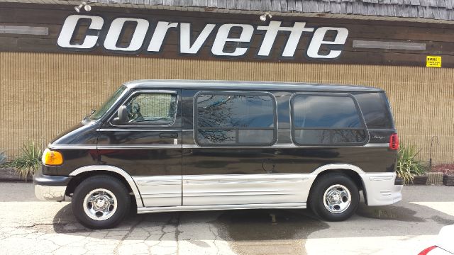 Dodge Ram Van 2001 photo 4