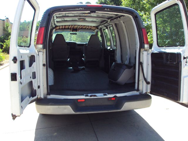 Dodge Ram Van 2001 photo 1