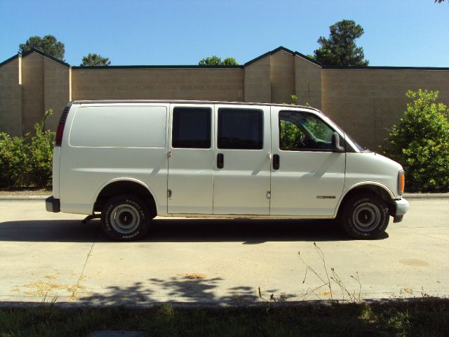 Dodge Ram Van 2001 photo 10