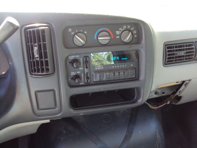 Dodge Ram Van 2001 photo 5