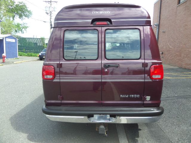 Dodge Ram Van 2001 photo 1