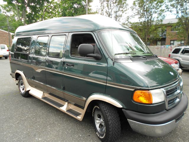 Dodge Ram Van 2001 photo 4