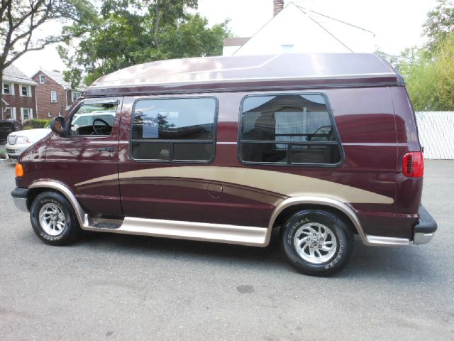 Dodge Ram Van 2002 photo 4