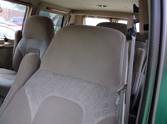 Dodge Ram Van 2002 photo 4