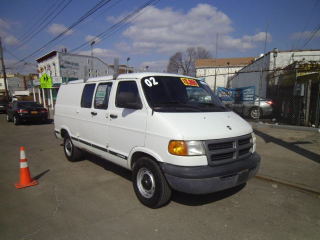 Dodge Ram Van 2002 photo 1