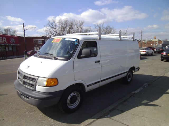 Dodge Ram Van 2002 photo 4