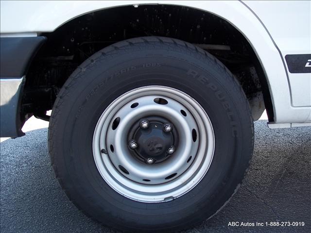 Dodge Ram Van 2002 photo 2