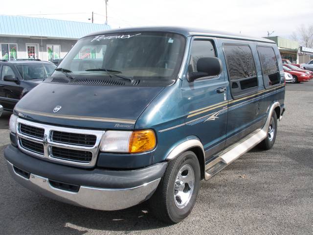 Dodge Ram Van Supercrew-short-king Ranch-4wd-sunroof-6 CD-1 OWNE Passenger Van
