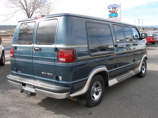 Dodge Ram Van 2003 photo 1