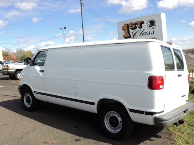 Dodge Ram Van 2003 photo 2