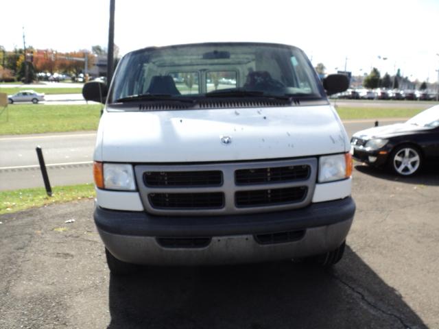 Dodge Ram Van 2003 photo 3
