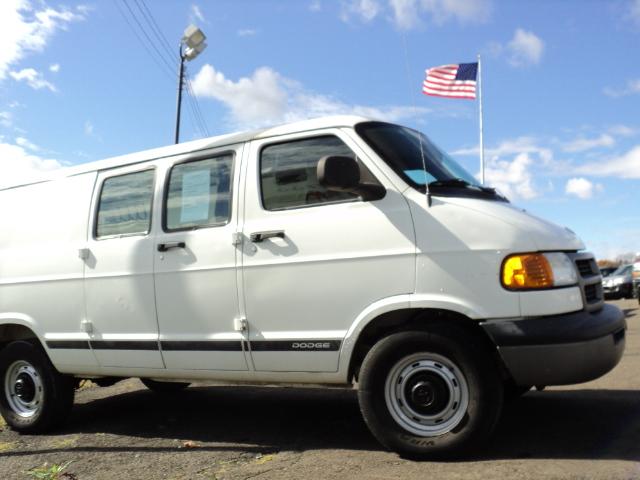 Dodge Ram Van 2003 photo 5