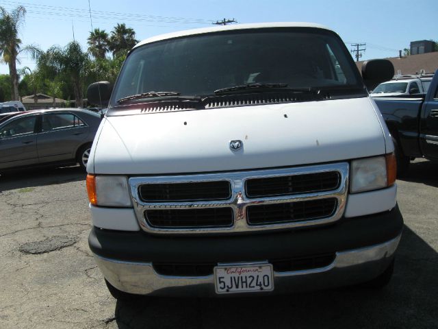 Dodge Ram Van 2003 photo 3