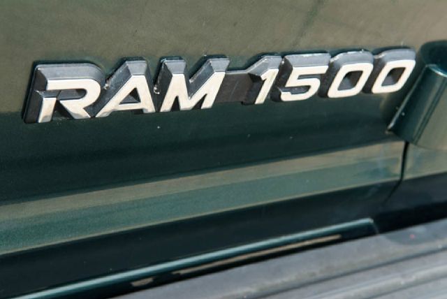Dodge Ram Van 2003 photo 62
