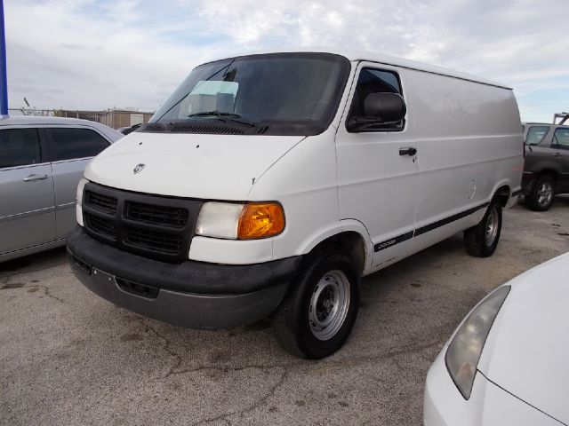 Dodge Ram Van 2003 photo 4