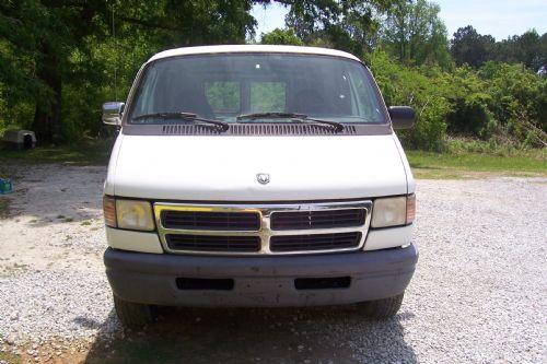 Dodge Ram Van 2003 photo 1