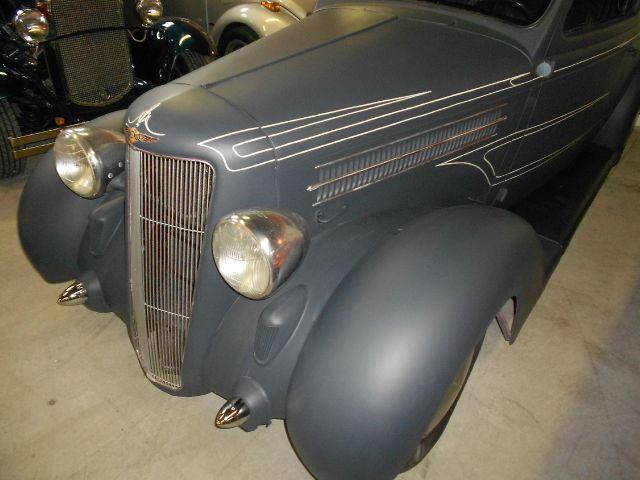 Dodge Sedan 1935 photo 2