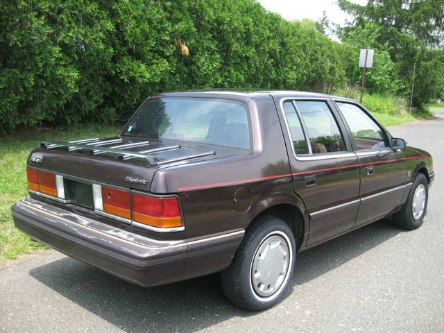 Dodge Spirit Base Sedan
