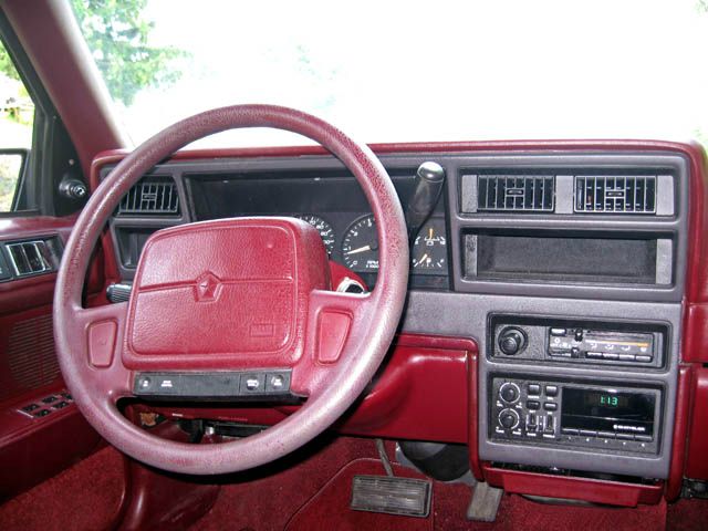 Dodge Spirit 1991 photo 6