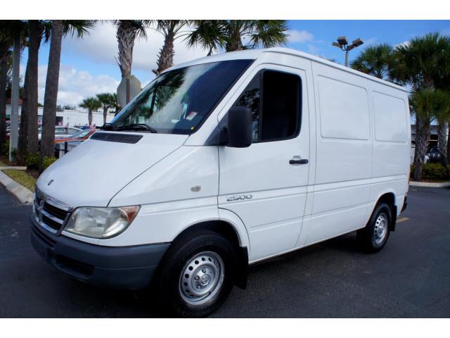 Dodge Sprinter 2500 2003 photo 2