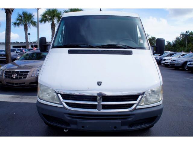 Dodge Sprinter 2500 2003 photo 3