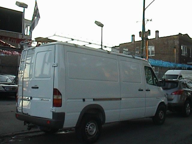 Dodge Sprinter 2500 2003 photo 2