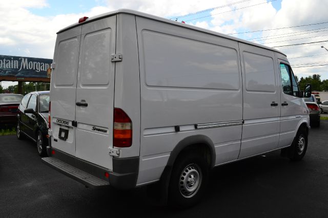 Dodge Sprinter 2500 2004 photo 2