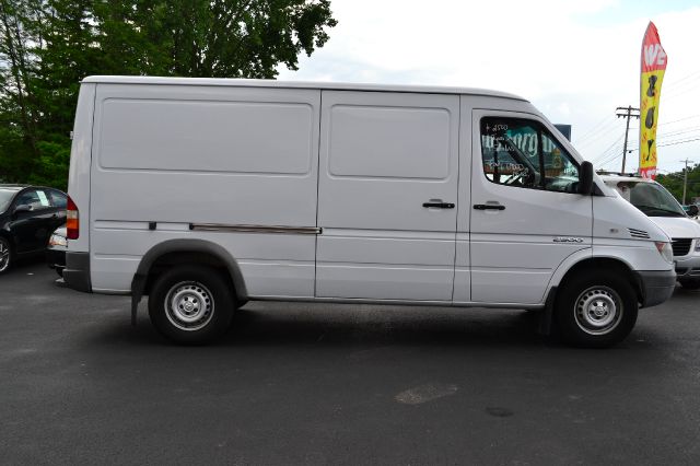 Dodge Sprinter 2500 2004 photo 4