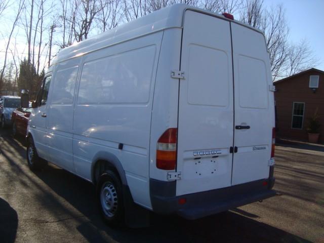 Dodge Sprinter 2500 2005 photo 2