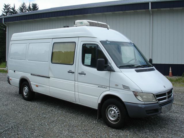 Dodge Sprinter 2500 2005 photo 2