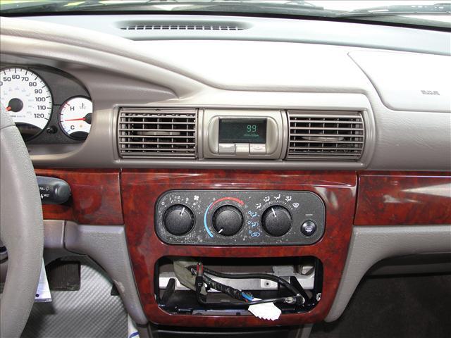 Dodge Stratus 2002 photo 2