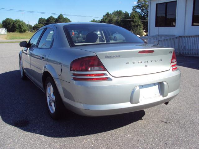 Dodge Stratus 2005 photo 2