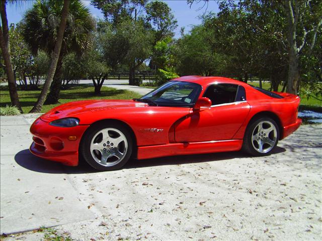Dodge Viper 1998 photo 1