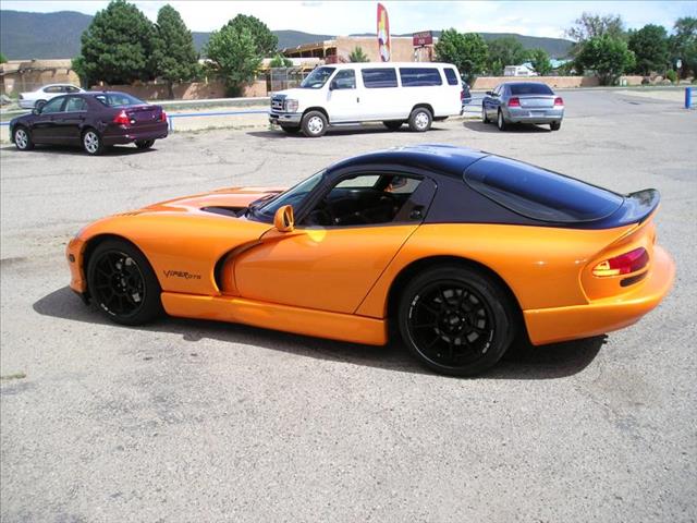 Dodge Viper 2001 photo 1
