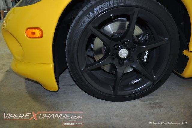 Dodge Viper 2001 photo 1