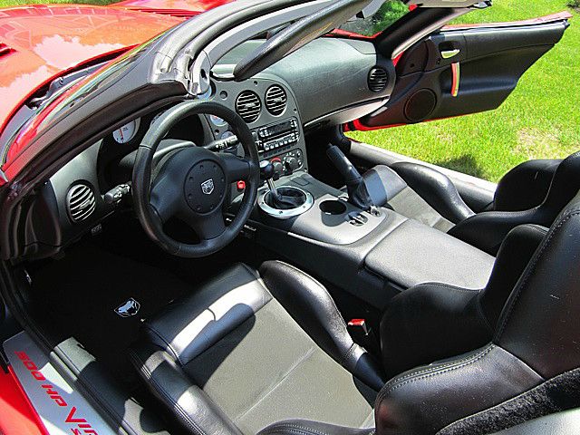 Dodge Viper 2003 photo 14