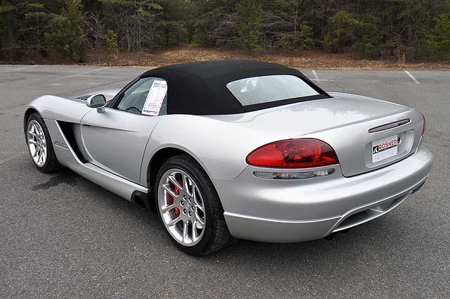 Dodge Viper 2004 photo 1