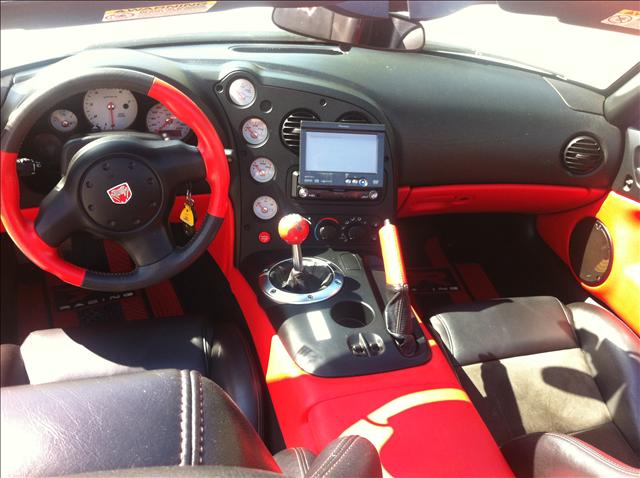 Dodge Viper 2004 photo 2