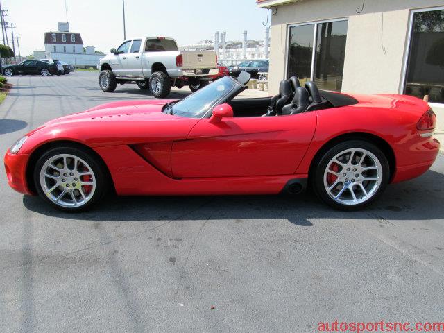 Dodge Viper 2004 photo 13