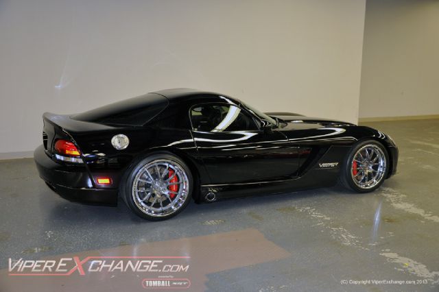 Dodge Viper 4WD Crew Cab 143.5 Inch LT W/1 Coupe