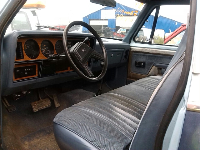 Dodge W150 Pickup 1987 photo 3