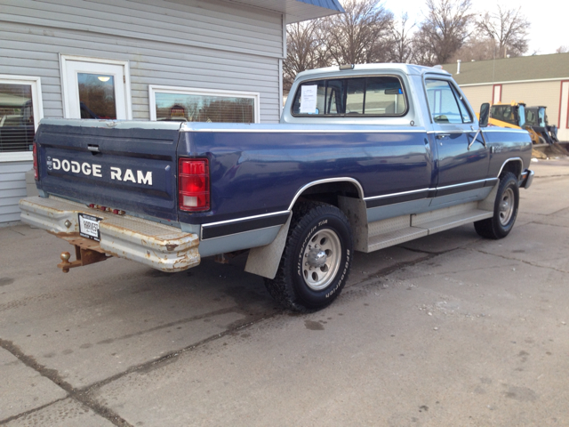 Dodge W250 1986 photo 1