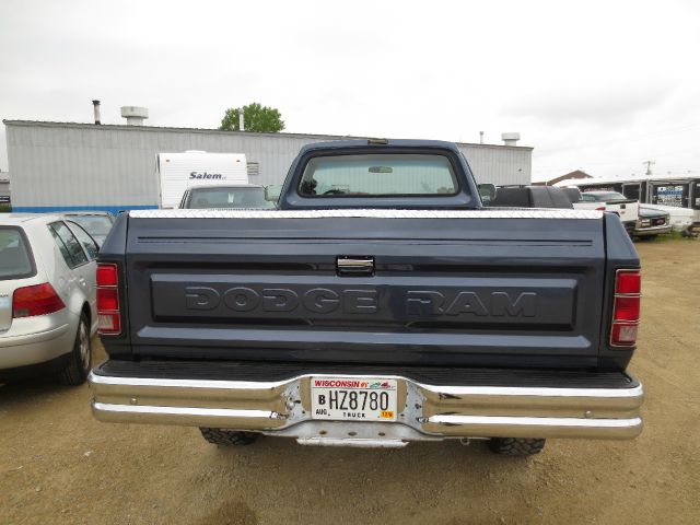 Dodge W250 Pickup 1992 photo 2