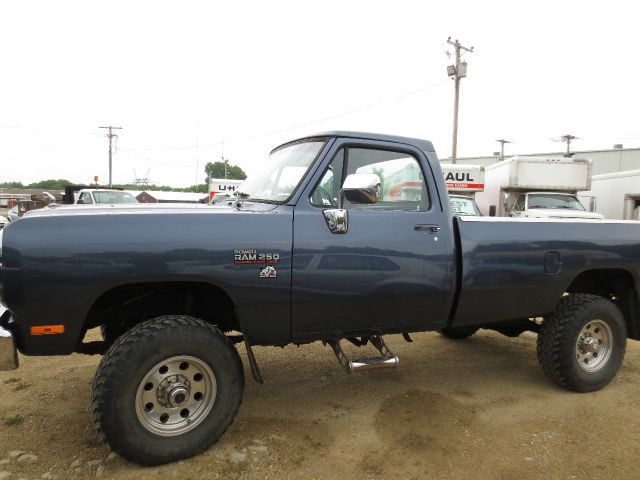 Dodge W250 Pickup 1992 photo 5