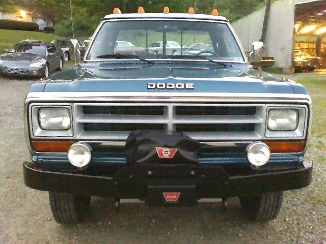 Dodge W350 Pickup 1989 photo 4
