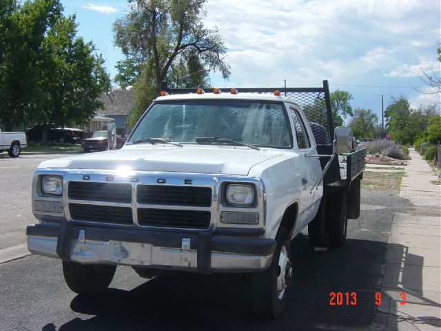 Dodge W350 Pickup 1993 photo 3