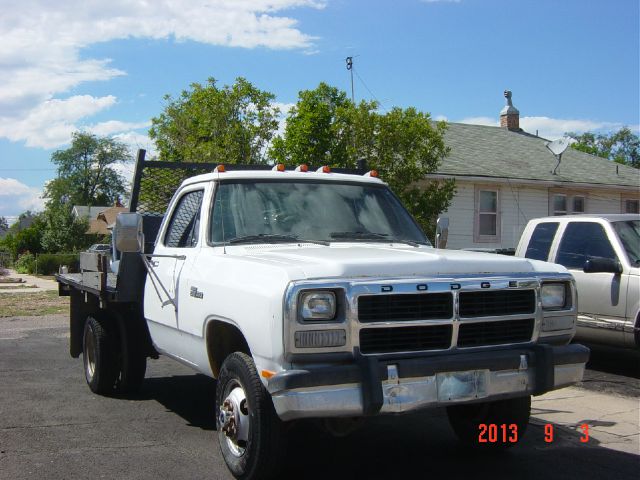 Dodge W350 Pickup 1993 photo 4