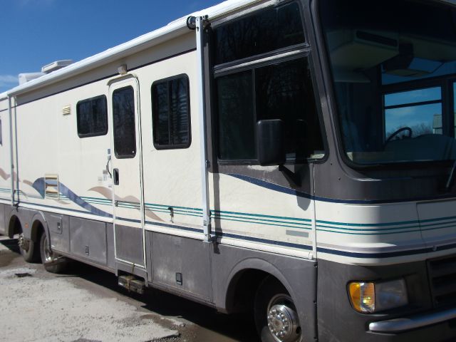 Fleetwood PACE ARROW 1997 photo 13