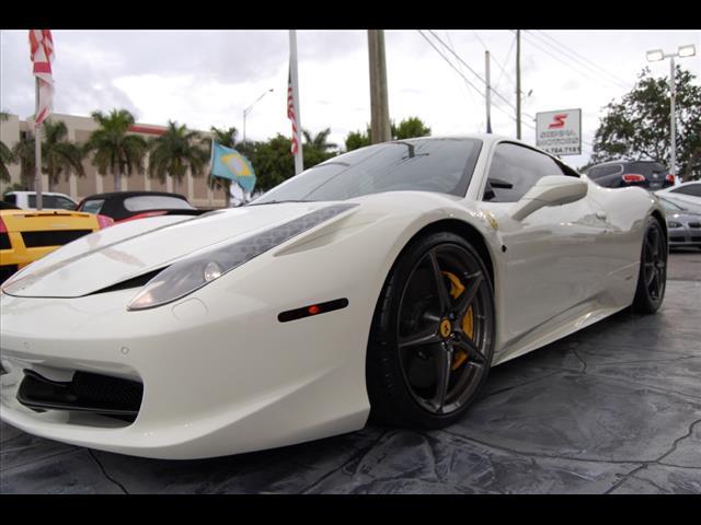 Ferrari 458 Italia 2012 photo 3