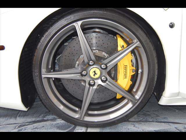 Ferrari 458 Italia 2012 photo 5